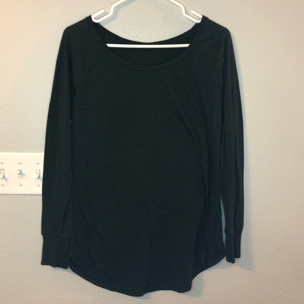 Basic Long Sleeve Tee - Picture 4 of 5